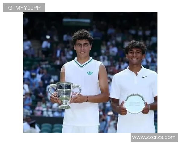 赛后分析：杭州网球队与深圳网球队的默契配合与战术探讨